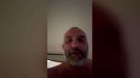 Snapshot of roddyt1127 chatting on April 5, 9:45 pm roddyt1127 online show from April 5, 9:45 pm