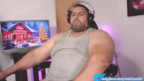 Snapshot of rodrixxx54 chatting on December 17, 12:01 am rodrixxx54 online show from December 17, 12:01 am