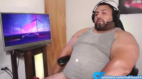 Snapshot of rodrixxx54 chatting on January 5, 10:29 pm rodrixxx54 online show from January 5, 10:29 pm