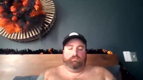 Snapshot of rofosho10 chatting on October 1, 11:49 am BigBadBear online show from October 1, 11:49 am