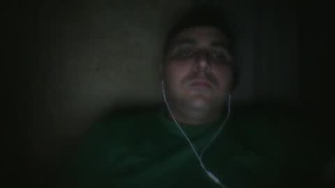 Snapshot of roger3600 chatting on December 5, 1:03 am Roger online show from December 5, 1:03 am