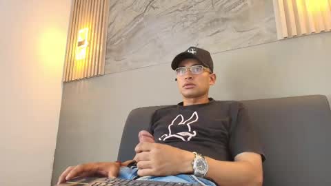 roger_flyn online show from December 19, 4:08 am