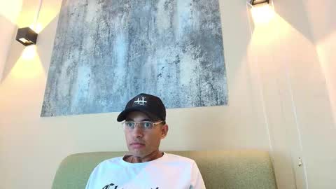 roger_flyn online show from December 20, 4:08 am