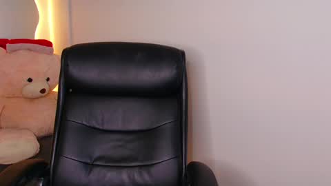 Snapshot of rohanalan_ chatting on December 27, 4:26 am Sof online show from December 27, 4:26 am