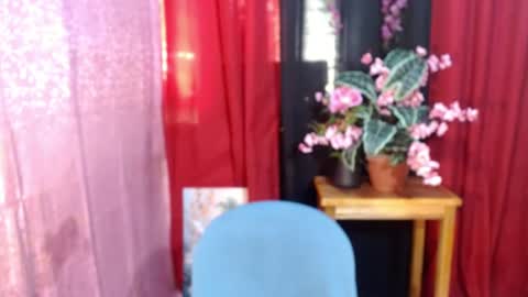 roianboyyy online show from June 18, 11:53 pm