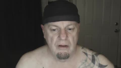 Snapshot of roinaz chatting on December 13, 4:11 am roinaz online show from December 13, 4:11 am