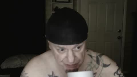 Snapshot of roinaz chatting on January 1, 11:16 am roinaz online show from January 1, 11:16 am