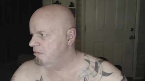 Snapshot of roinaz chatting on February 21, 1:44 am roinaz online show from February 21, 1:44 am