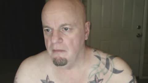 Snapshot of roinaz chatting on March 10, 2:28 am roinaz online show from March 10, 2:28 am