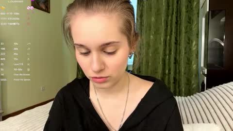 Mia online show from January 6, 9:35 am