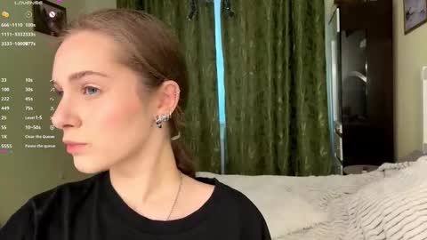 Mia online show from February 1, 10:14 am