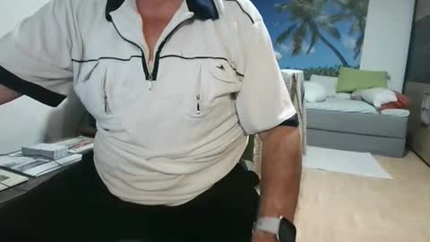 Snapshot of rolandloser1000 chatting on September 11, 6:41 pm rolandloser1000 online show from September 11, 6:41 pm