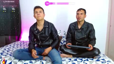 Snapshot of rolos_hot32 chatting on December 4, 10:30 pm rolos_hot32 online show from December 4, 10:30 pm