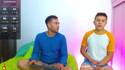 Snapshot of rolos_hot32 chatting on January 4, 9:20 pm rolos_hot32 online show from January 4, 9:20 pm