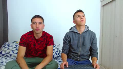 Snapshot of rolos_hot32 chatting on February 7, 10:09 pm rolos_hot32 online show from February 7, 10:09 pm