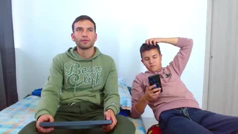 Snapshot of rolos_hot32 chatting on March 5, 10:32 pm rolos_hot32 online show from March 5, 10:32 pm