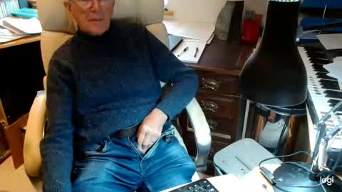 Snapshot of rolydawe chatting on October 22, 1:00 pm rolydawe online show from October 22, 1:00 pm