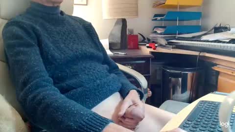 Snapshot of rolydawe chatting on November 1, 1:02 pm rolydawe online show from November 1, 1:02 pm