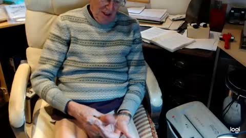 Snapshot of rolydawe chatting on February 13, 2:24 pm rolydawe online show from February 13, 2:24 pm