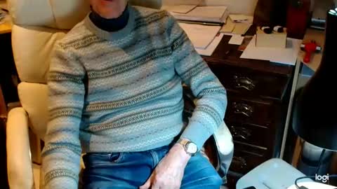 Snapshot of rolydawe chatting on March 5, 6:37 pm rolydawe online show from March 5, 6:37 pm