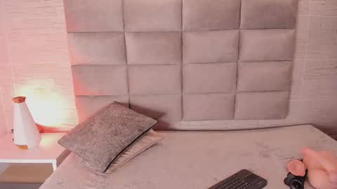 roma__lovee online show from February 11, 7:30 pm