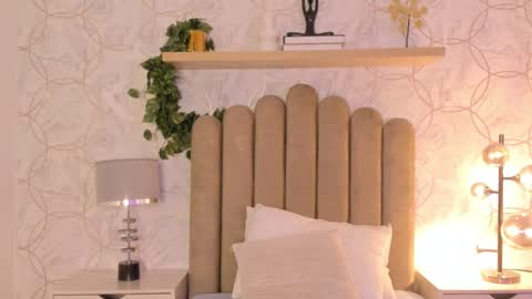 Snapshot of roma_love_ chatting on December 11, 12:12 pm   online show from December 11, 12:12 pm