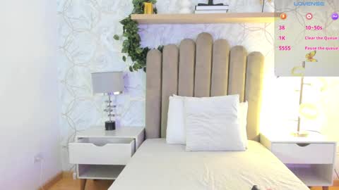 Snapshot of roma_love_ chatting on December 16, 11:55 am   online show from December 16, 11:55 am