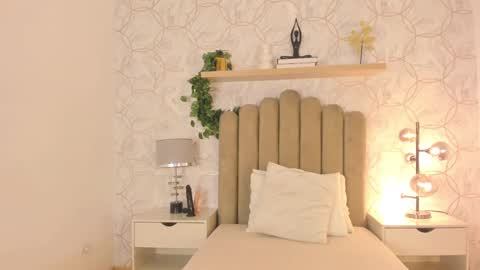 Snapshot of roma_love_ chatting on December 20, 12:05 pm   online show from December 20, 12:05 pm