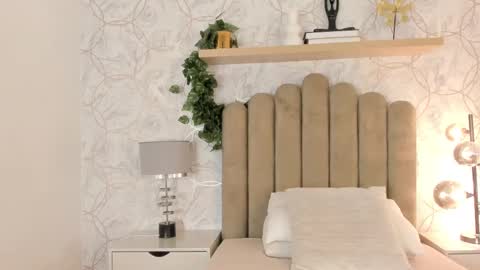 Snapshot of roma_love_ chatting on February 18, 11:55 am   online show from February 18, 11:55 am