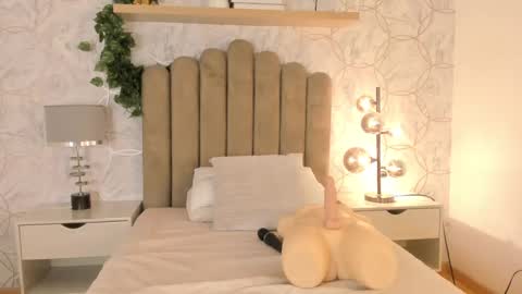 Snapshot of roma_love_ chatting on February 18, 2:59 pm   online show from February 18, 2:59 pm