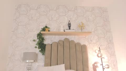 Snapshot of roma_love_ chatting on February 19, 2:55 pm   online show from February 19, 2:55 pm