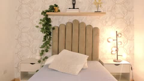 Snapshot of roma_love_ chatting on February 27, 11:31 am   online show from February 27, 11:31 am