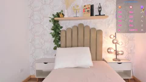 Snapshot of roma_love_ chatting on September 24, 11:57 am   online show from September 24, 11:57 am