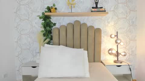 Snapshot of roma_love_ chatting on October 27, 12:09 pm   online show from October 27, 12:09 pm