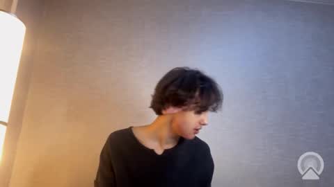 roma_shyguy_ online show from February 13, 3:19 pm