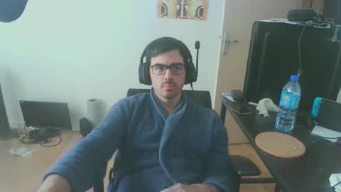 Snapshot of romainb72 chatting on February 13, 1:05 pm romainb72 online show from February 13, 1:05 pm
