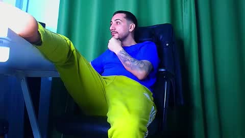 Snapshot of romaniamaster1 chatting on March 9, 1:15 pm romaniamaster1 online show from March 9, 1:15 pm