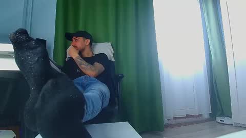 Snapshot of romaniamaster1 chatting on March 18, 11:24 am romaniamaster1 online show from March 18, 11:24 am