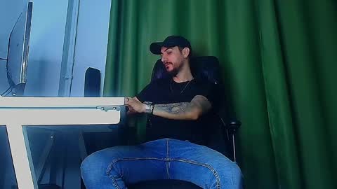 Snapshot of romaniamaster1 chatting on March 30, 5:19 am romaniamaster1 online show from March 30, 5:19 am