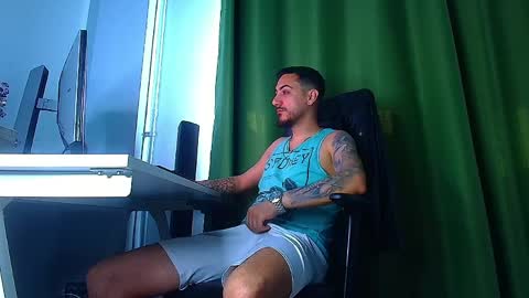 Snapshot of romaniamaster1 chatting on April 6, 6:58 am romaniamaster1 online show from April 6, 6:58 am