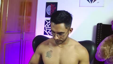 Roman online show from February 25, 8:09 pm