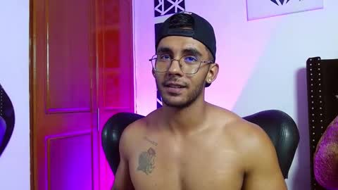 Roman online show from February 28, 7:14 pm