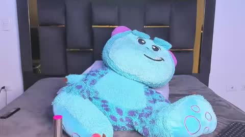 Snapshot of rome_hard chatting on February 7, 1:53 am Rome online show from February 7, 1:53 am