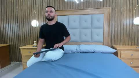 Snapshot of romeo__bossi chatting on March 18, 11:24 am Romeo Bossi online show from March 18, 11:24 am