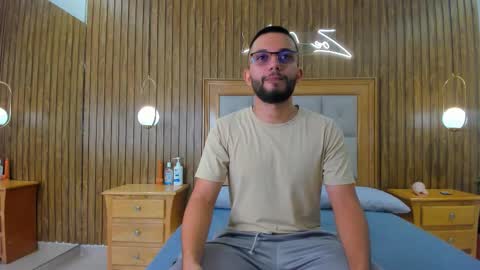 Snapshot of romeo__bossi chatting on March 23, 11:25 am Romeo Bossi online show from March 23, 11:25 am