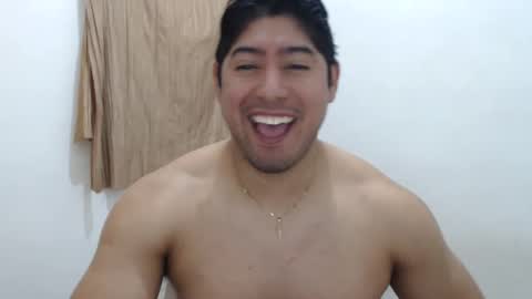 Snapshot of romeo_myroom chatting on January 26, 4:41 pm Romeos Room online show from January 26, 4:41 pm