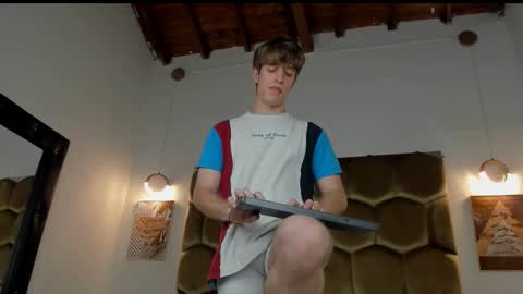 Snapshot of romeo_ricci1 chatting on February 27, 10:32 pm Romeo Ricci online show from February 27, 10:32 pm