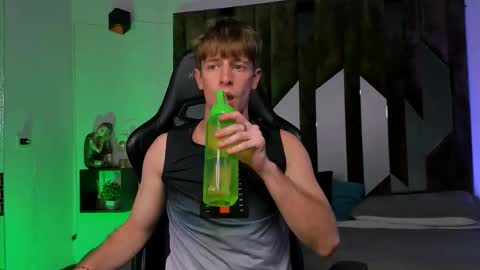 Snapshot of romeo_ricci1 chatting on March 14, 2:50 am Romeo Ricci online show from March 14, 2:50 am