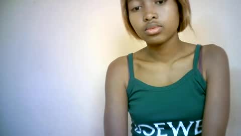 rominah_20 online show from July 22, 8:17 am