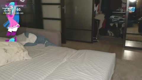 Romy online show from April 4, 6:05 pm